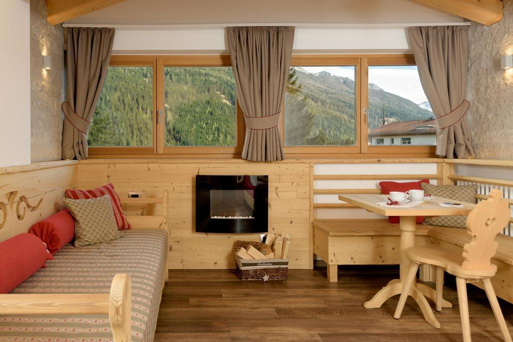 Hotel Garni Lastei Pozza di Fassa Exterior photo